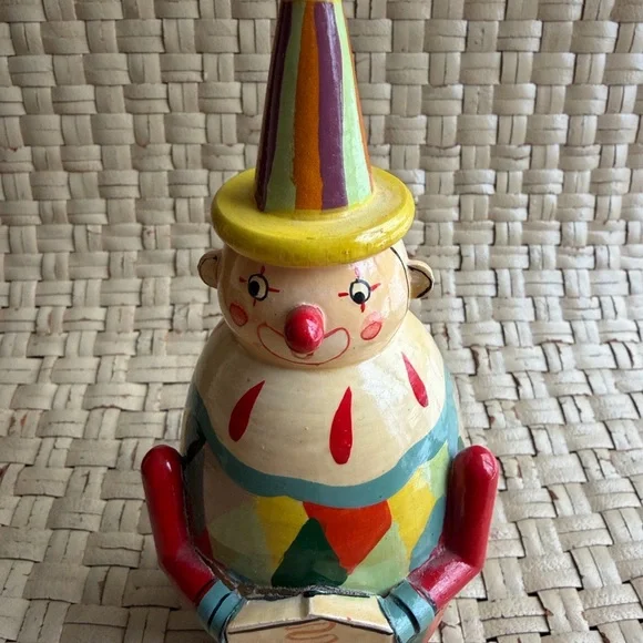 Colorful Clown Nesting Set father mother, and child Italy - Picture 5 of 12